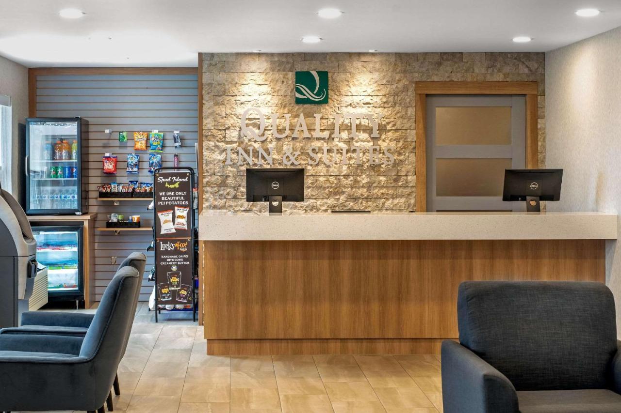Quality Inn & Suites Cornwall Exterior photo